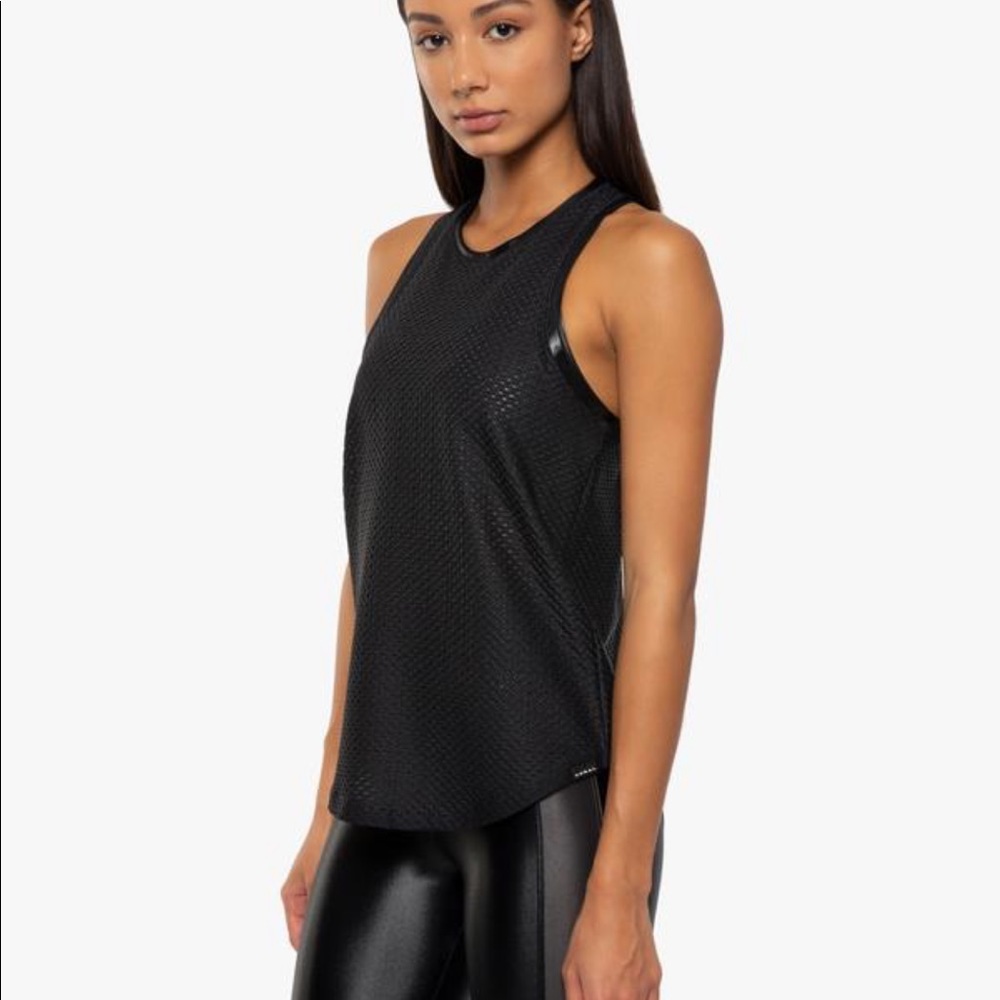 Koral workout top